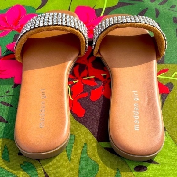 Brand New Madden Girl Rhinestone Large Strap Slides Sparkly Bling Sandals - Picture 11 of 15
